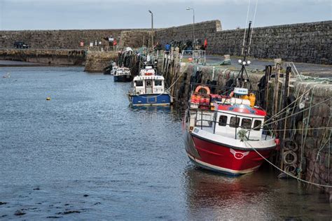 Mullaghmore Harbour editorial stock image. Image of colorful - 174835359