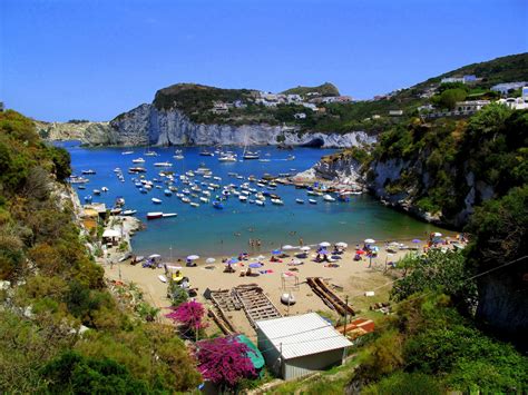 Ponza Island, Italia | Cruiseget.com