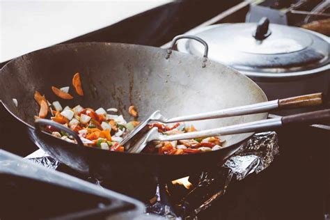 How to Sauté and what does it mean to sauté when cooking? - Hangry Recipes