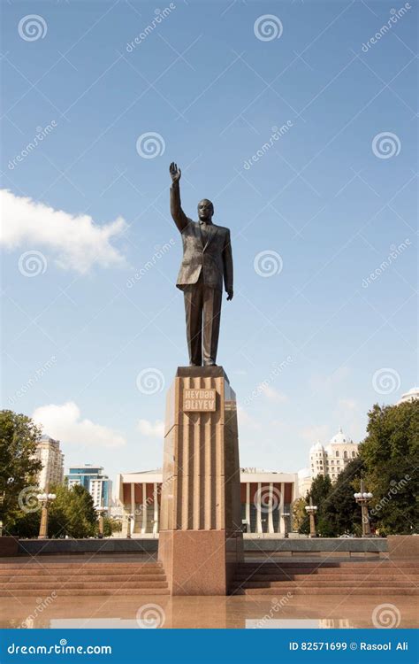 Statue of Heydar Aliyev editorial stock image. Image of brass - 82571699