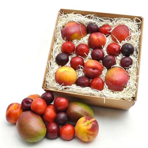 The Best Organic Fruit Baskets to Order Online! Beautiful Peak-of ...