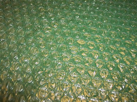 WOW BUBBLE WRAP - Bubble Wrap Popping Photo (475311) - Fanpop