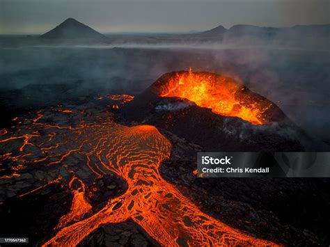 Iceland Volcano Erupting 2023 Stock Photo - Download Image Now - 2023 ...