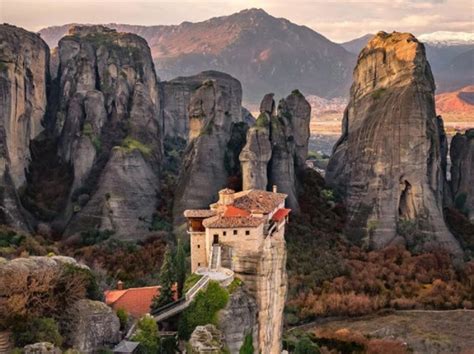 METEORA.com - Majestic Sunset on Meteora Rocks Tour