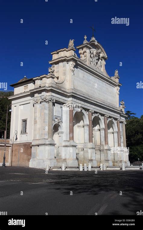 Janiculum fountain rome hi-res stock photography and images - Alamy