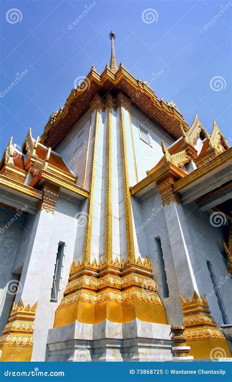 Traditional Thai Architecture, Wat Traimit Temple, Bangkok Stock Image - Image of palace, style ...