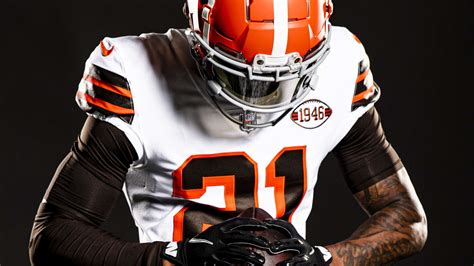 Photos: Browns Unveil New 1946 Uniforms