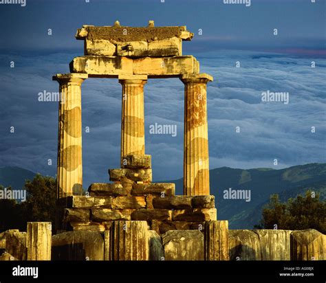 Temple of Apollo, Delphi, Greece Stock Photo - Alamy