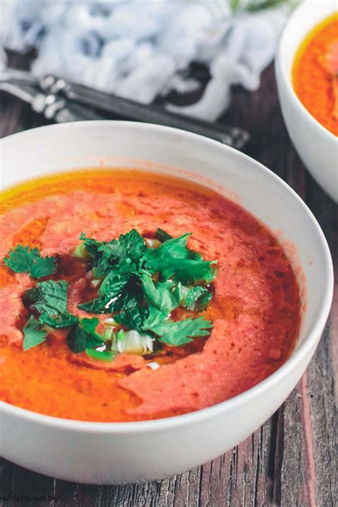 Got 15 minutes? You can make this simple, delicious Spanish Gazpacho Soup! BEST use of summer ...