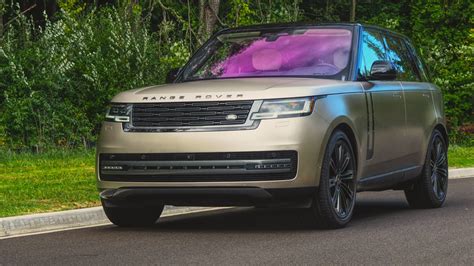 2022 Range Rover Review: Luxury SUV Is Subtly Splendid