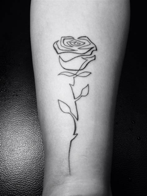 i have saved waaaaaay to many rose tattoo ideas whoops | Tatoeage ...