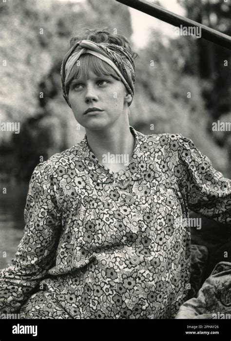 Actress Sammi Davis in the movie Hope and Glory, USA 1987 Stock Photo - Alamy