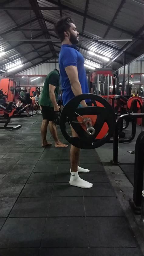 conventional deadlift form check : r/formcheck