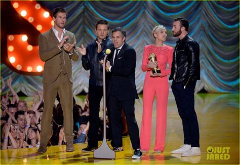 Avengers Assemble! Cast Honors Robert Downey, Jr. & Debuts New Clip at MTV Movie Awards 2015 ...