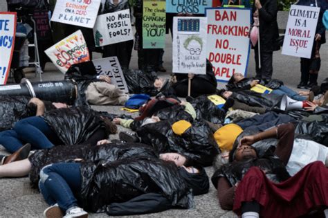 Illinois residents protest doubling of the Dakota Access Pipeline – The ...