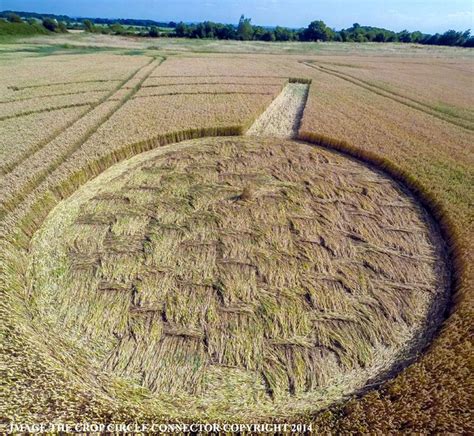 17 Best images about Crop Circle Designs on Pinterest | Fields, Green street and Geometric art