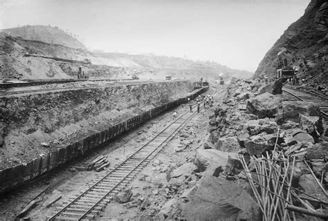 Panama Canal Construction From Gold Photograph by Everett