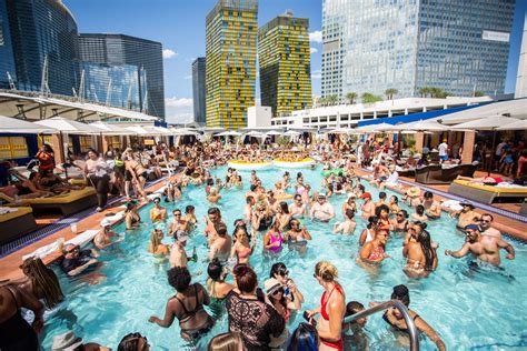 Pool Parties In Vegas 2021 - 10 Photos That Prove DAYLIGHT Should be Your Las Vegas ... - We did ...