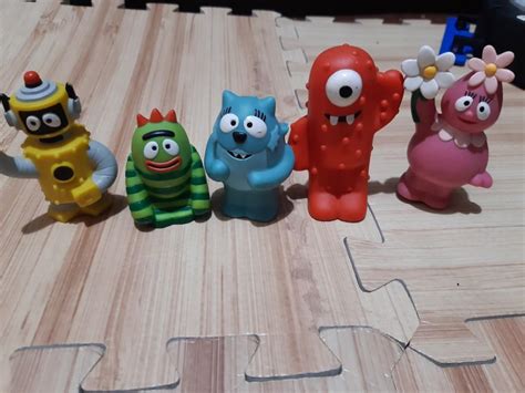 "Yo Gabba Gabba!" Set, Hobbies & Toys, Toys & Games on Carousell