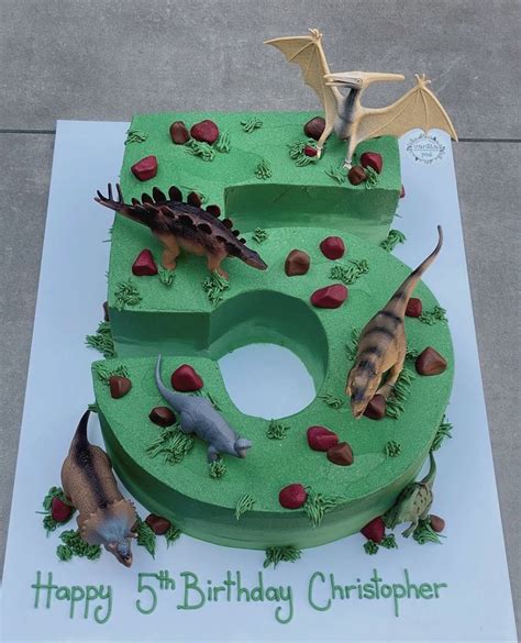 Number 5 cake with dinosaurs | Dinosaur birthday cakes, 5th birthday cake, 4th birthday cakes