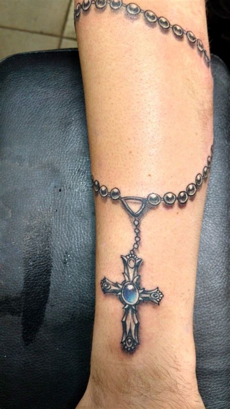 Rosary tattoo Rosery Beads Tattoo, Rosary Tattoo On Hand, Braclet Tattoo, Gem Tattoo, Rosary ...