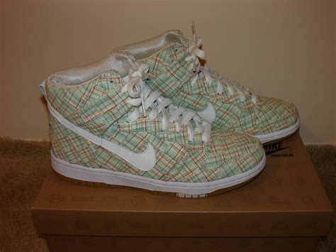 ric on the go: Patched up womens Nike Dunks