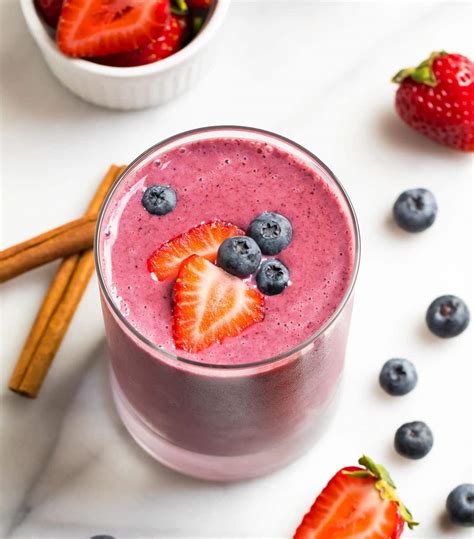 Strawberry Blueberry Smoothie | Simple and Healthy Smoothie Recipe