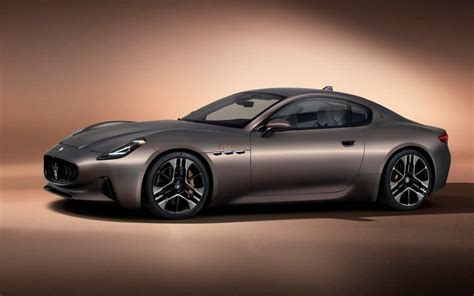 Maserati GranTurismo Folgore 2023: el primer GT eléctrico italiano tiene 3 motores y 1.224 CV*