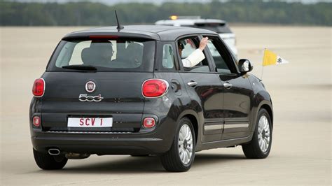 Pope Francis Chooses a Fiat For His First Ride in US - ABC News