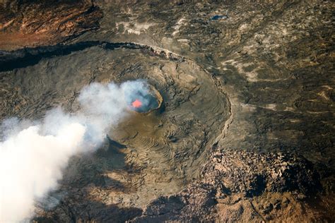 Popular Trail at Hawaii Volcanoes National Park Reopens After Kilauea ...