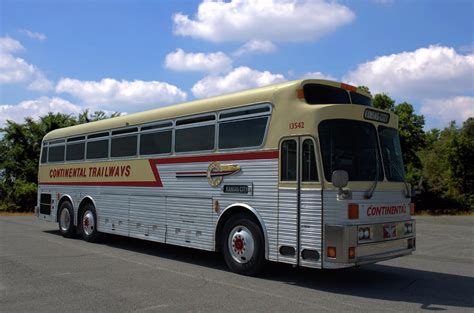 Continental Trailways Bus Photograph by TeeMack - Fine Art America