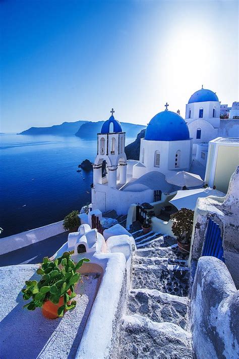 Santorini, Greece (by Art Eroso) Beautiful Places To Travel, Pretty ...