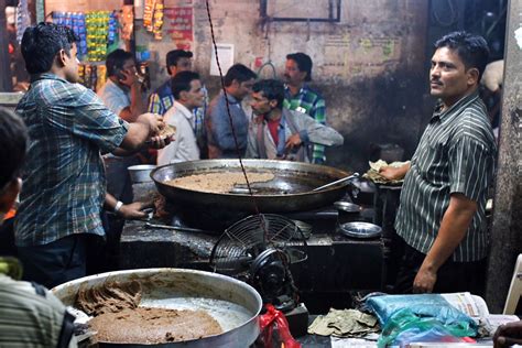 Street Food of Lucknow: Tunday Kebab and other TOP food tips for a foodie!