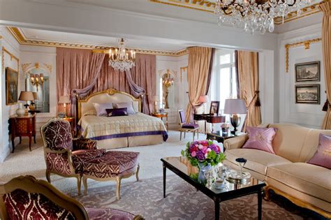 plaza athenee paris interior design - Google Search Hotel Plaza Athenee Paris, Hotel Paris ...