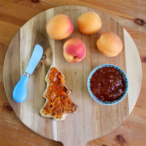 Green Gourmet Giraffe: Two jams for late spring fete - Apricot and ...