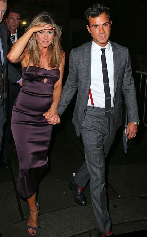 Jennifer Aniston and Justin Theroux Pick Out Their Family Christmas ...