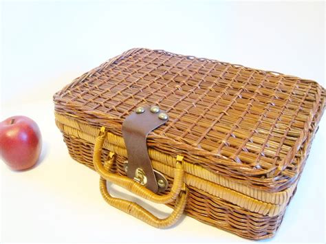 Wicker Picnic Basket, Woven Wicker Lunch or Picnic Basket, Vintage Wedding Decor, Cottage or ...