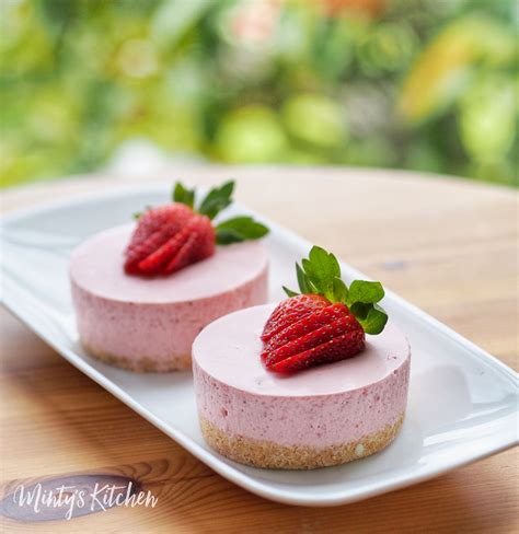 Minty's Kitchen: No-Bake Mini Strawberry Cheesecake