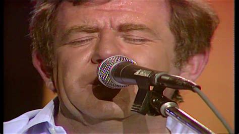 Paddy Reilly - The Town I Loved So Well (Live at the National Stadium, Dublin, 1983) - YouTube