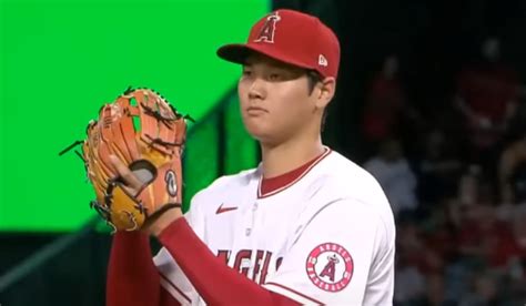 Shohei Ohtani Net Worth, Wife, Bio, Age, Siblings, Parents, Rookie Card