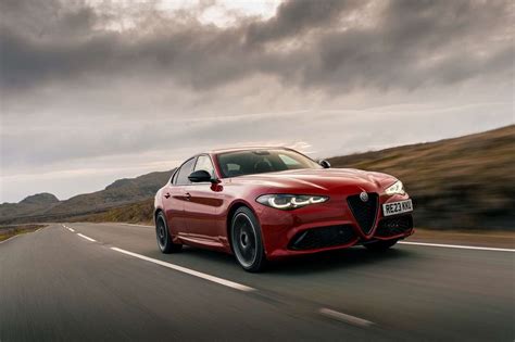 First Drive: Alfa Romeo Giulia 2023 Review | GRR