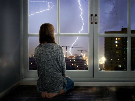 7 Lightning Myths That Just Aren't True... And The 7 Lightning Facts ...