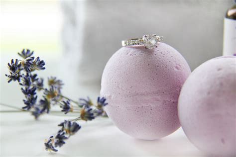 How To Make Bath Bombs With Rings Inside - DIY Craft Club