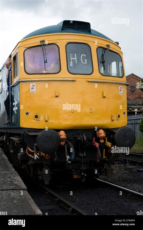 Class 33 diesel locomotive No 33035 at the Severn Valley Railway Stock Photo, Royalty Free Image ...