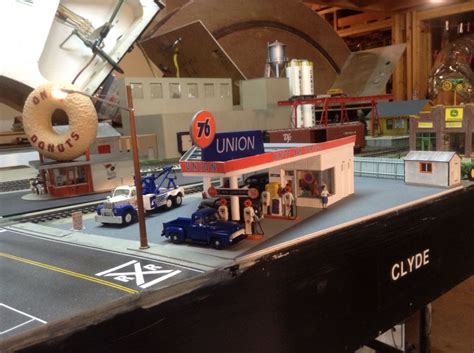 Union 76 gas station on Clyde module | Gas station, Model railroad ...