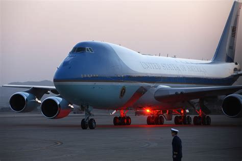 Air Force One Update Is Delayed by Budget Deal in Blow to Boeing ...