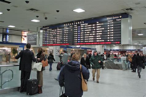 File:Penn Station departure board.jpg - Wikimedia Commons