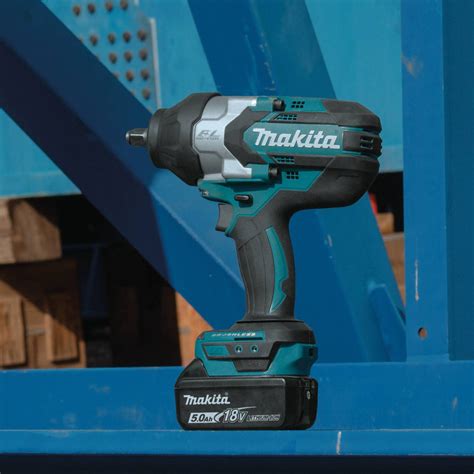 MAKITA Cordless, Impact Wrench, 18V DC, 1,180 ft-lb Breakaway Torque - 52YW97|XWT08T - Grainger