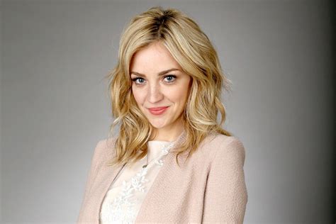 Abby Elliott HD Wallpapers and Backgrounds