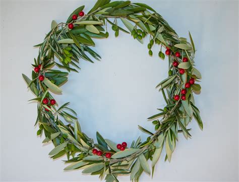 Wreath Olive Leaves Holly Berries - Free photo on Pixabay - Pixabay